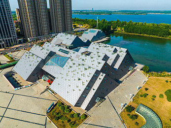 无尽得到向上垂直：攀登巅峰的驾驶艺术，挑战重力与意志的极限之旅