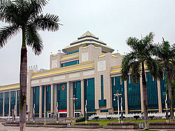 国产一区一区三区四区:极速风云,驾驭城市山海工业海岸四大乐章-3