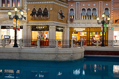 男人挺进雌性宠物交：《赛道女神：极限进化》深度评测，揭秘人车合一的终极驾驶境界-5