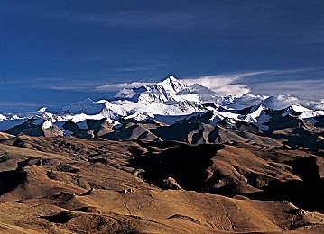 第一区第二区：霓虹隧道与旧城雨夜，双面都市的极速对决-2