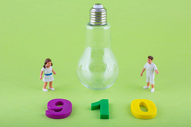 一男一女拨萝卜：双人合作驾驶新游今日上线，采收竞速融合玩法颠覆传统赛道-5