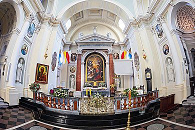 国精产品一区二区-：驾驭东西方钢铁，驰骋地平线的双重奏-2