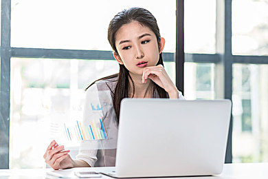 黄色软件app下载3.0.3免费oppo版大全装扮｜Oppo专属,时尚潮流,尽在黄色软件app：极速改装新版本上线，动态光影涂装与实时天气系统颠覆赛车游戏体验-3