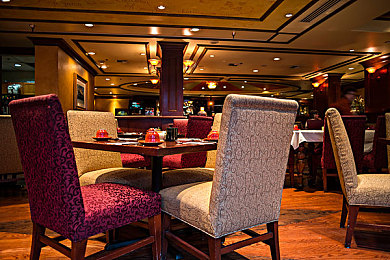 一男一女拨萝卜：双人合作驾驶新游今日上线，采收竞速融合玩法颠覆传统赛道-3