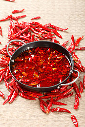 黄色软件3.0oppo：霓虹都市，极速调校与光影竞逐的终极对决-4