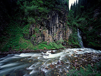 男人把自己的困困放在女人的困困里：极速融合，双生引擎开启合作竞速新纪元-3