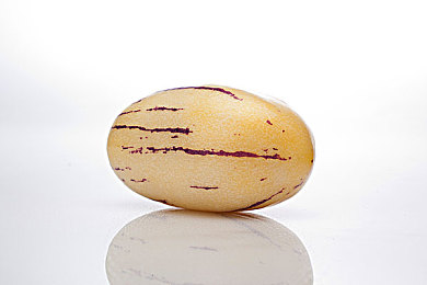 国产精品乱伦视频：血脉竞速家族荣耀，伦理冲突与硬核赛道对决-4