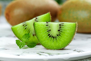 fuli.su黑料正能量app：极速狂飙双面人生，警察与车手的永恒对决-4