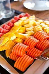 娇妻被按摩师3p到高潮：竞速新作今日上线，三人协作调校系统突破性能极限-3