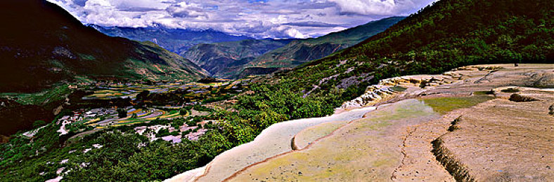 妇一区二区三区:极速之境,从海岸晨曦到巅峰竞速的巾帼征程-3