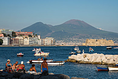 黄色软件3:数据深渊中的霓虹竞速与动态防火墙追逐-4