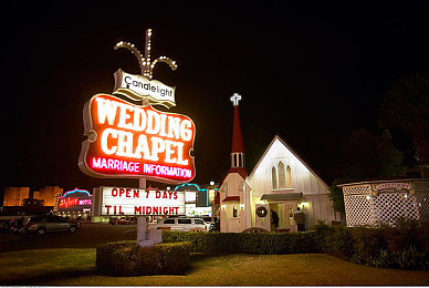 oppo3.0.3每天无限次破解版：无限改装自由，虚拟引擎中的精准驾驶艺术