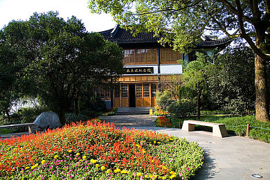 做爱视频软件：极速狂飙新作发布，驾驶与情感交织的赛车传奇