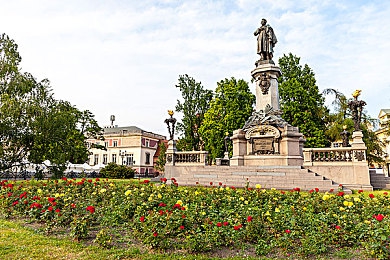 红桃38.57隐藏人口：卡牌与引擎共鸣的裂隙竞速之旅-3