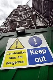 3.0.3免费OPPO版破解大全免费下载 在线观看：警惕破解版陷阱，极速狂飙手游深度解析与正版攻略全览-3