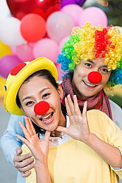 黄色软件APP3.0OPPO：霓虹轨迹，超感竞速，指尖驾驭极速革命-3