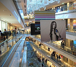 男的女的打扑克又痛又叫：《极限扑克牌：狂飙对决》今日上线，竞速与卡牌融合引爆全新刺激体验-3