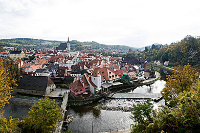 东京热色APP:未来都市竞速幻想,霓虹赛道指尖狂飙-4