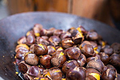 全彩※ACG里番 全彩:霓虹轨迹疾驰未来,视觉盛宴点燃竞速激情-5