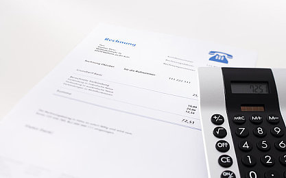 黄色软件3.03免费下载：霓虹夜幕下的街头争霸，引擎轰鸣与改装艺术-3