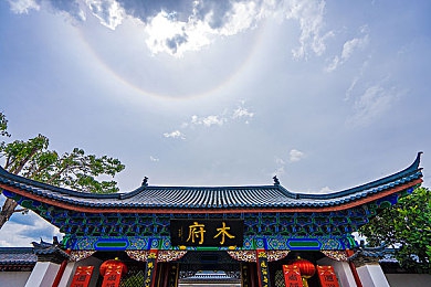 中国自由性别成熟女性包括哪些方面：风驰电掣的赛道，温柔而坚定的驾驭者-3