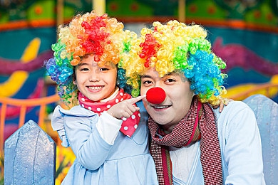 国产成人亚:东方幻想竞速新作《霓虹山海经》今日上线,开启神话与赛博的极速对决-4