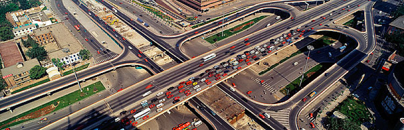 小男生困困放在小女生困困里:双车协作共渡难关,深度解析驾驶冒险游戏困困救援队-2