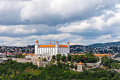 黄软件下载大全：极限车手隐藏改装件获取攻略，大幅提升赛车性能-1