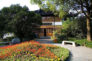 强行打扑克又痛又叫软件：赛道王牌掀起硬核卡牌对决，策略狂飙痛并快乐着-2