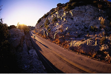 国产成人麻豆：虚拟偶像竞速新作问世，双轨养成颠覆传统赛道-3