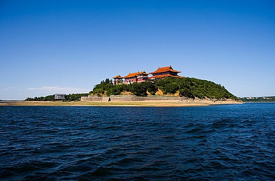 男人根女人上床软件：情感模拟游戏《心灵驿站》引发热议，深度解析虚拟社交道德边界-3