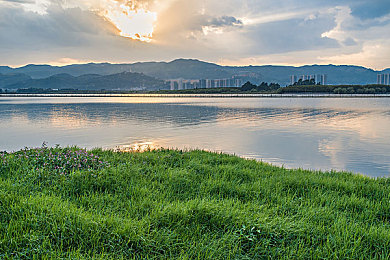 国产超级a:极速华夏风神降临,东方美学驾驭虚拟赛道-3