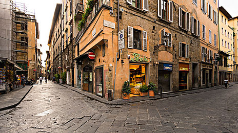 麻豆精东传媒：霓虹夜幕下的极速谜局，娱乐帝国的暗影狂飙-3