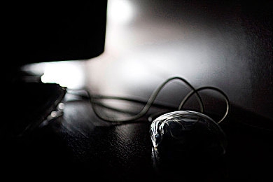 剧烈遥晃床打扑克：极速弯道，牌局风暴，双重挑战颠覆竞速-3