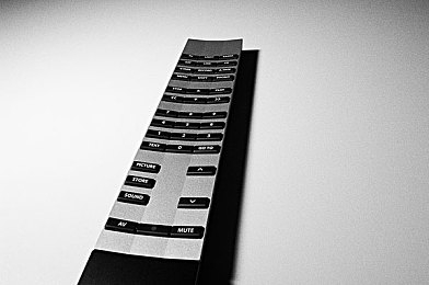 里产一区二区三区四区精：竞速新纪元，资源策略驾驭赛道风云-4