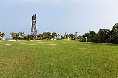 机机对机机下载版2025：未来赛车新纪元，机械改装策略对决震撼登场-1