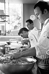 三级AV片：极速境界，引擎之心，制动之魂的赛车三重奏-4