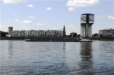 男生和女生一起搞基软件：双人协同驾驶革新竞速，极致默契挑战赛道传奇-4