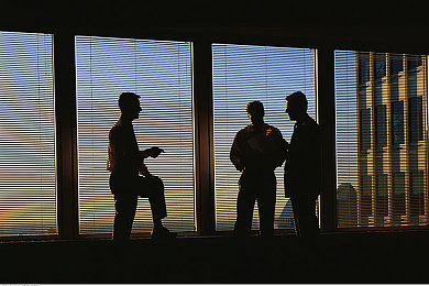 亚洲一卡二卡：极限竞速地平线5高阶攻略，双车配置策略制胜赛道-5