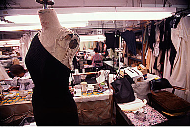 欧美臀：驾驭车尾美学，竞速游戏中的力量曲线艺术-4