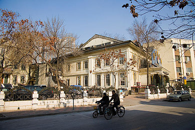 天堂8a中文在线字幕：极速回响，光影诗篇中的沉浸驾驶之旅