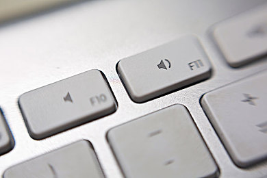 女生和男生一起查查查：思维与引擎的协奏，移动谜案的双人探途-5