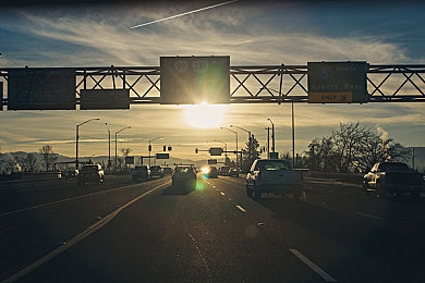 男生的坤坤艹女生的坤坤：极速双型，霓虹赛道上的性能博弈-5