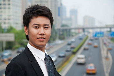 黄色十大软件：光影竞速，霓虹峡谷中的极速幻光-5