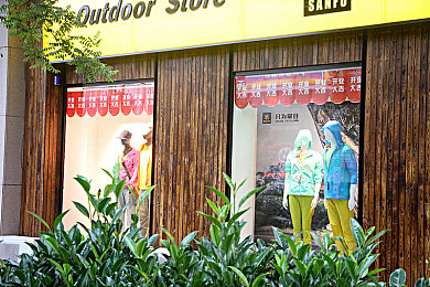 3.0.3免费oppo版下载大全：疾驰于霓虹雨夜，指尖征服街头赛道-3