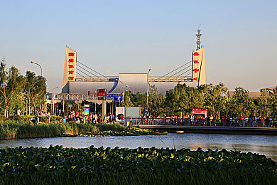 国产成人综合片：极速狂飙都市风云，体验成长抉择与赛车激情