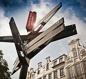 世上最不得安的人1—4：油量表闪烁的良知，后视镜中与自己对视的勇气-4