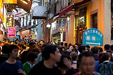 国产黄片乱伦：家族纷争道德边缘，深度解析人性抉择与情感博弈-3