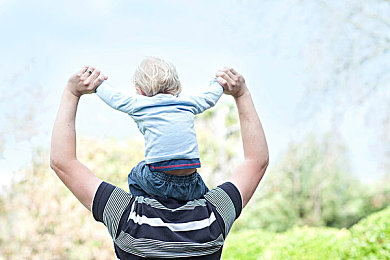 迪丽热巴被肏视频：极速狂飙赛道女神深度评测，隐藏剧情与专业改装全解析-3