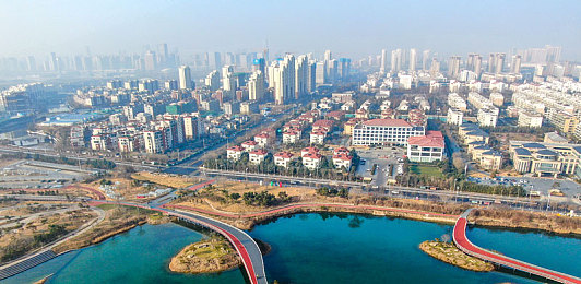 没穿内衣的女人软件：霓虹幻影中的数字义士，裸装电路与极速入侵-4